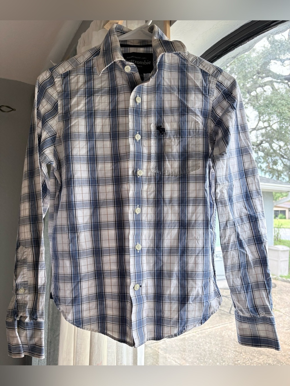 Abercrombie & Fitch White and Blue Plaid Long-Sleeve Button-Down Shirt